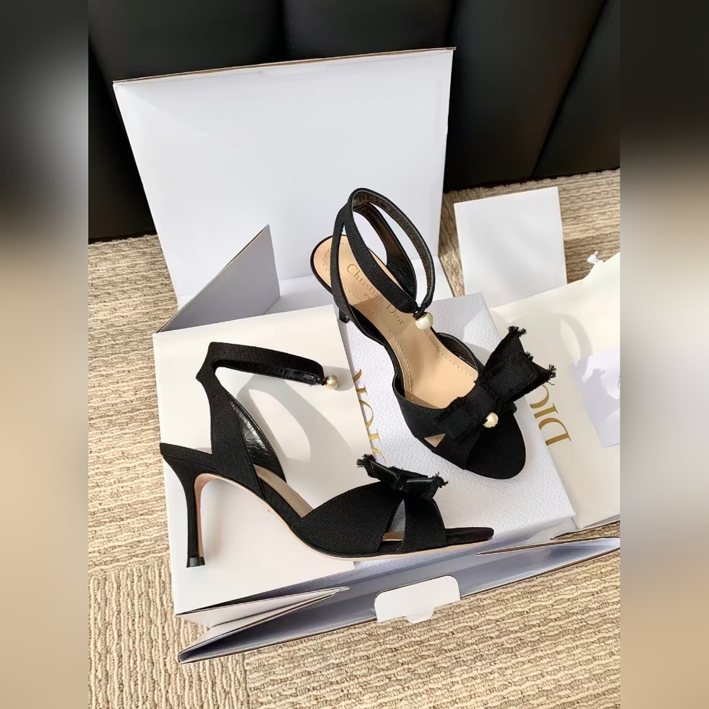 The Adiorable heeled sandal, fresh addition to the Cruise 2025 collection, embod - Picture 2 of 8